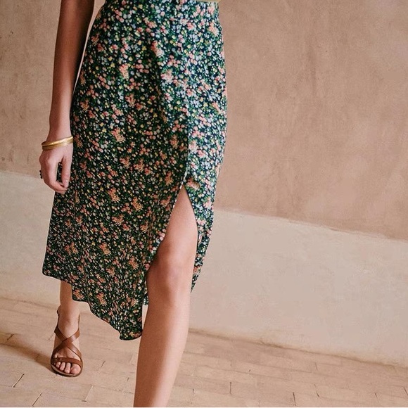 Sezane Ralph Skirt - Picture 2 of 9